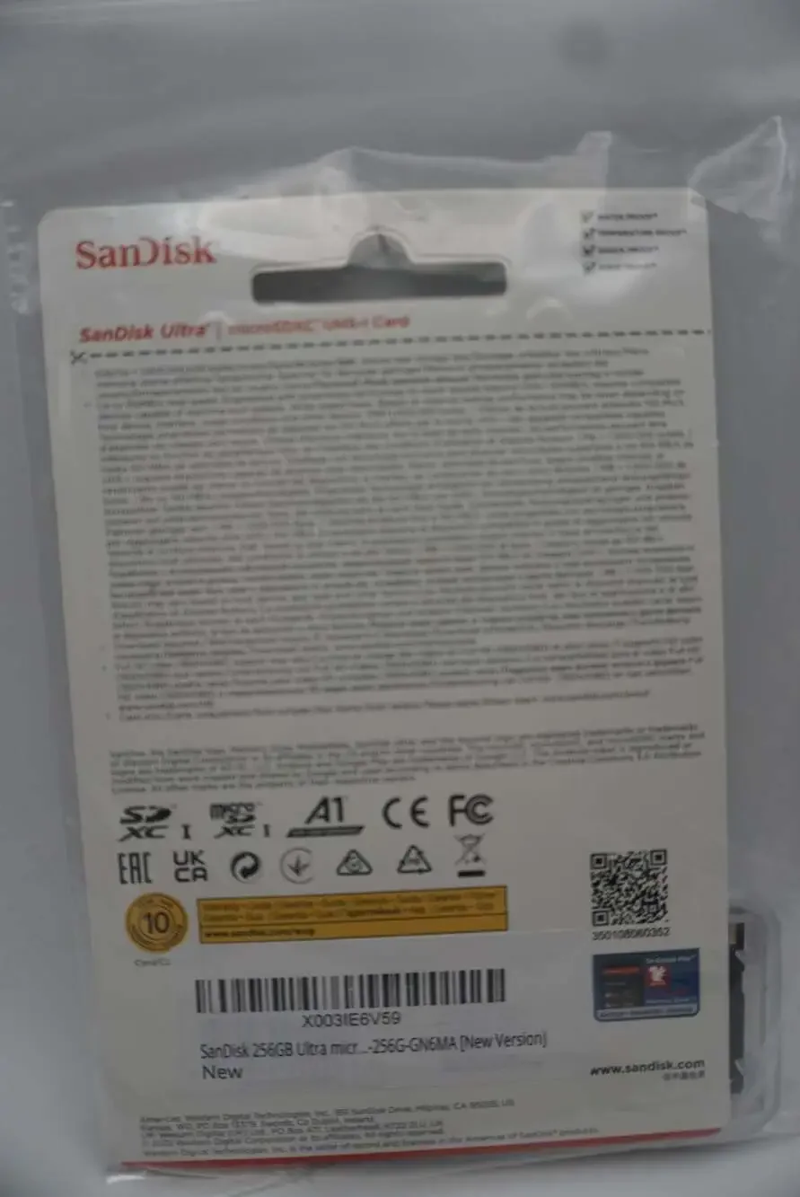 SanDisk Ultra 256GB microSDXC UHS-I Card with Adapter